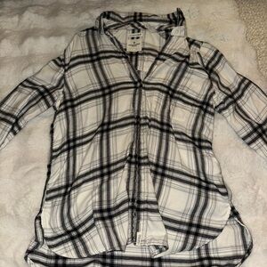 American Eagle Outfitters Black and White Plaid Button Down Shirt